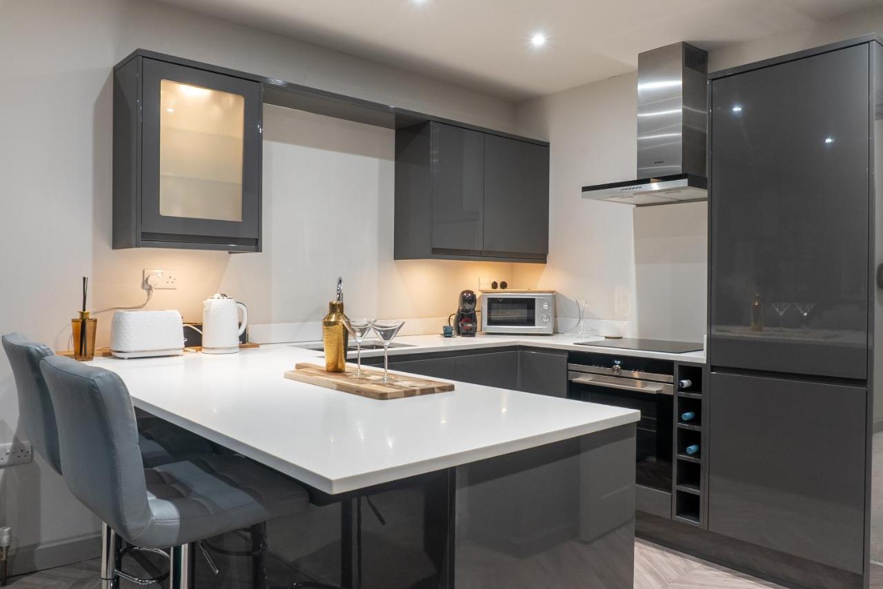 Spring Mount Huge Luxury Full Apartment- Harrogate Centre-Two Extremely Comfy Kingsize Bedrooms-Fully Equipped Modern Kitchen-Cosy Living Room With Huge Tv Zewnętrze zdjęcie
