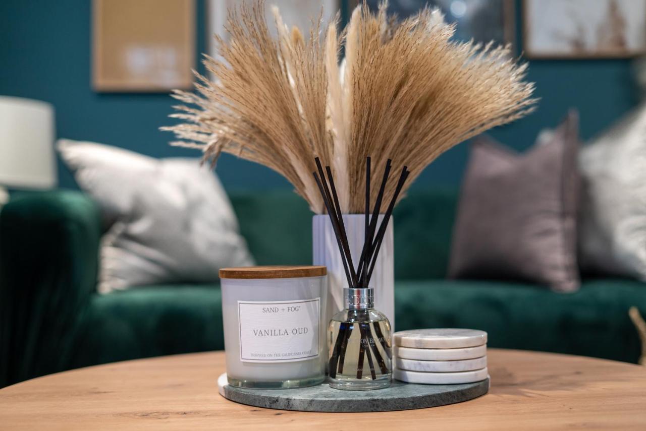 Spring Mount Huge Luxury Full Apartment- Harrogate Centre-Two Extremely Comfy Kingsize Bedrooms-Fully Equipped Modern Kitchen-Cosy Living Room With Huge Tv Zewnętrze zdjęcie