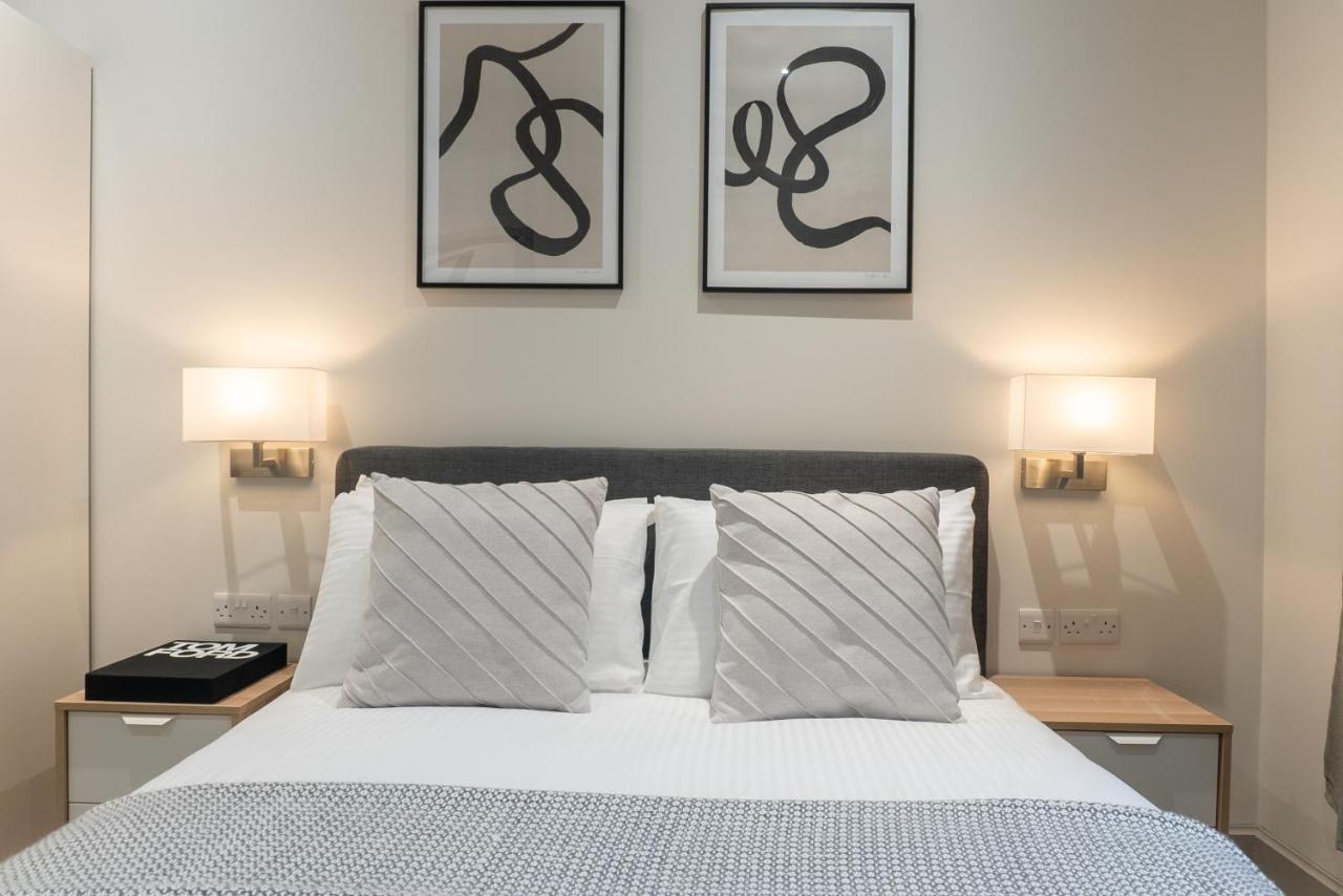 Spring Mount Huge Luxury Full Apartment- Harrogate Centre-Two Extremely Comfy Kingsize Bedrooms-Fully Equipped Modern Kitchen-Cosy Living Room With Huge Tv Zewnętrze zdjęcie