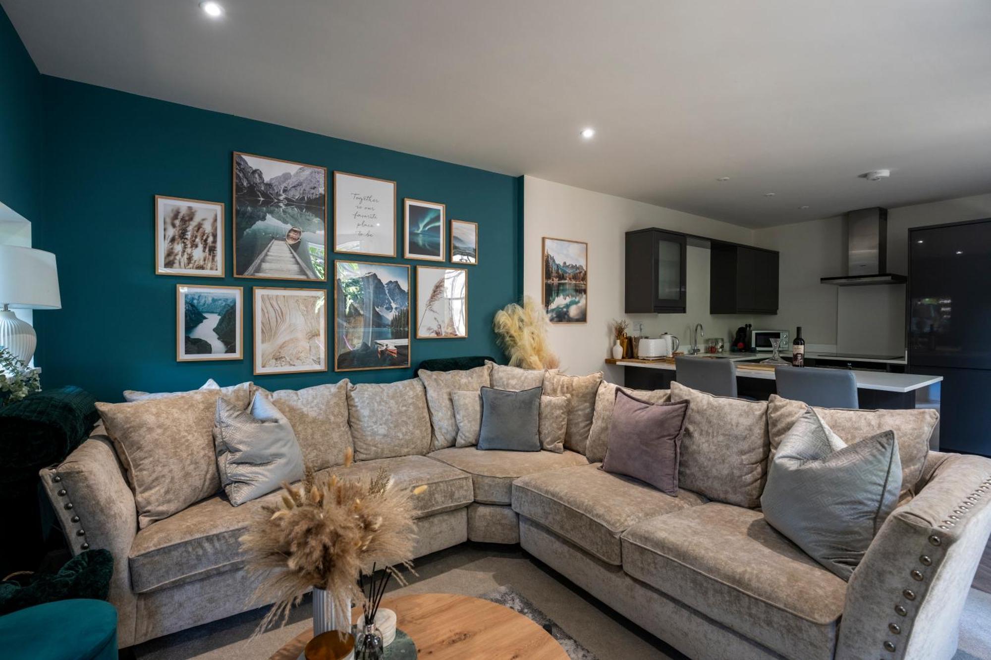 Spring Mount Huge Luxury Full Apartment- Harrogate Centre-Two Extremely Comfy Kingsize Bedrooms-Fully Equipped Modern Kitchen-Cosy Living Room With Huge Tv Zewnętrze zdjęcie